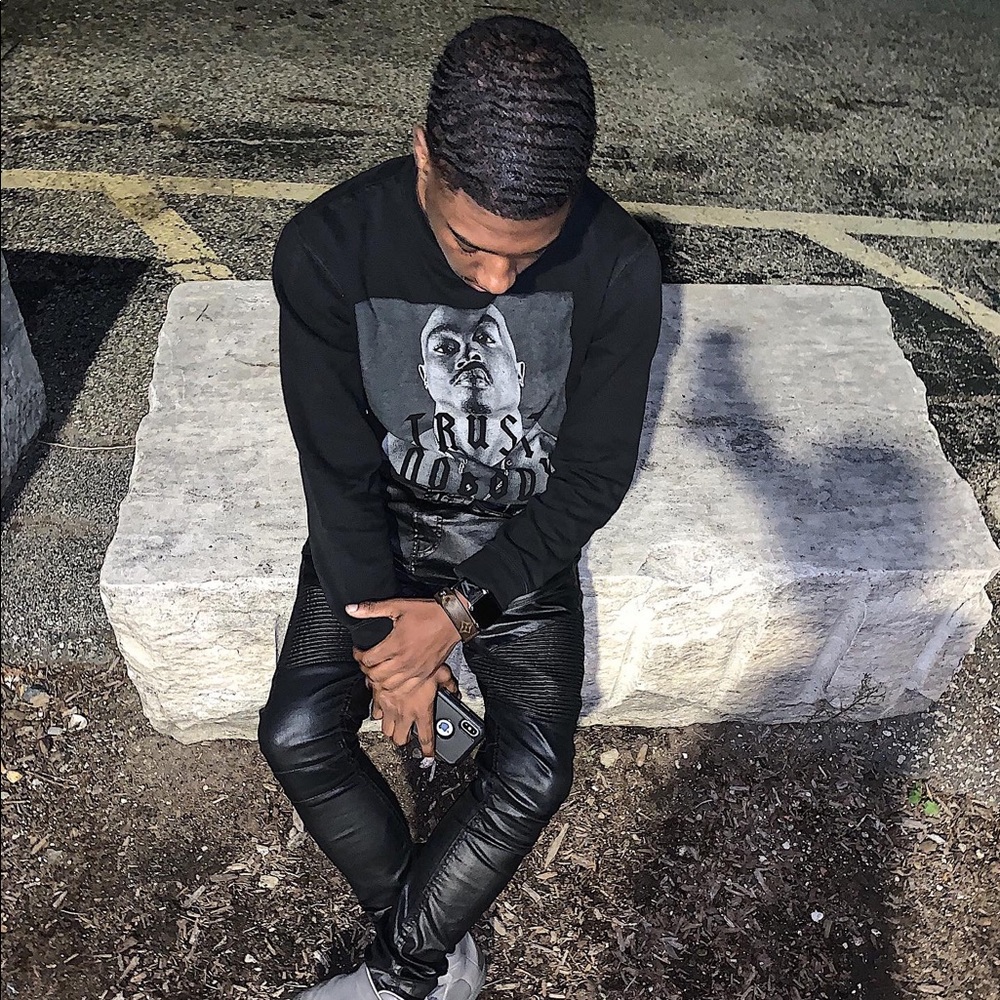 Meet your Posher, Queron